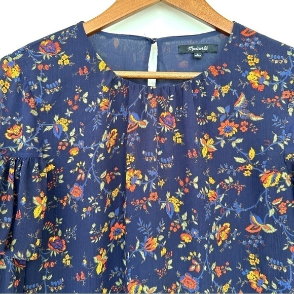 Madewell top with ruffled bell sleeves, crew  neck, straight cut & loose - Picture 5 of 13